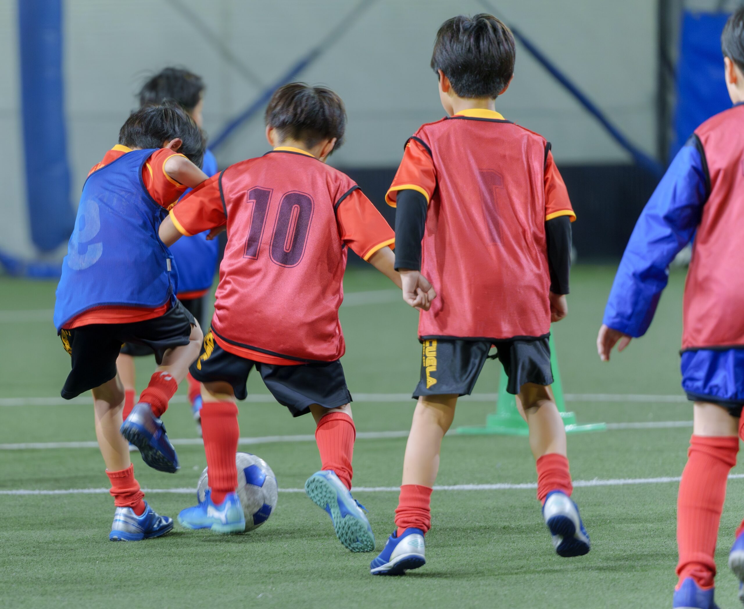 敵との距離が常に近いので、自然と判断が早くなりプレッシャーにも強くなる!